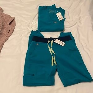 FIGS NWT XXS Teal Scrub Set